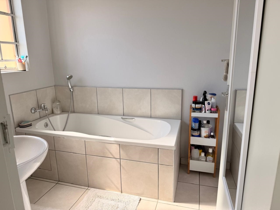 3 Bedroom Property for Sale in Waterkloof East North West